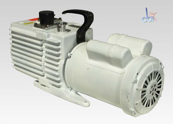 LEYBOLD OERLIKON ROTARY VANE VACUUM PUMP 14.1 CFM